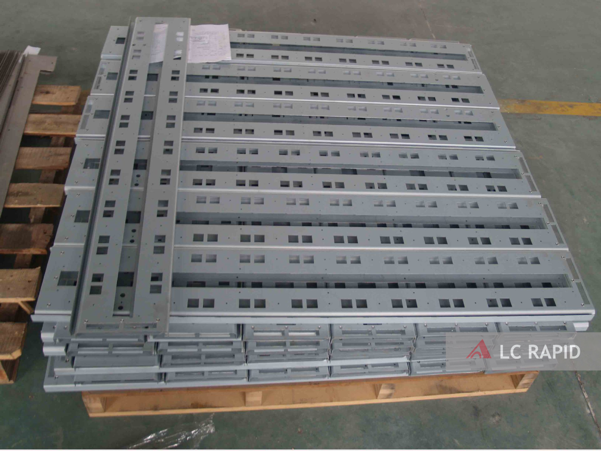 lc-rapid-sheet-metal-fabrication-2.jpg